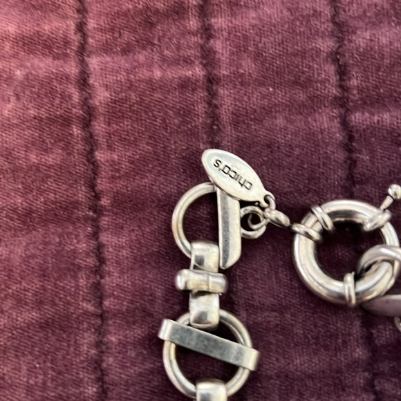 NWT Chico’s Silver Toned Link Necklace in Box. Great gift! - Picture 4 of 6